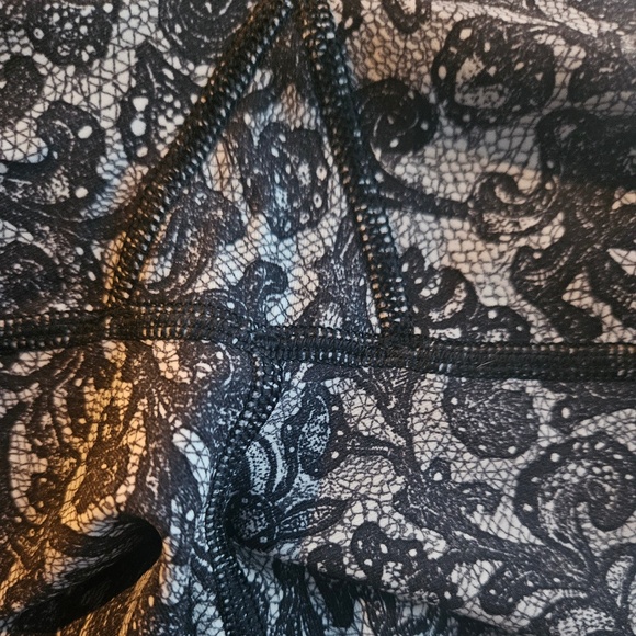Lululemon Leggings Womens 10 White Black Cinder Lace Wunder Under Pant Hi-Rise - Picture 6 of 8